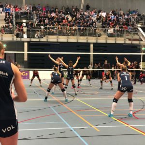 Dames 1 door naar halve finales Beker