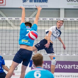 Heren 2 walst over naaste belager Volley Tilburg heen