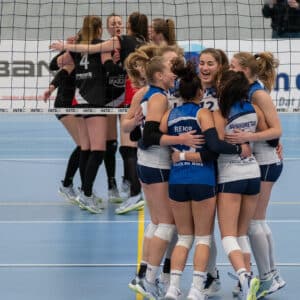 Dames 1 door naar halve finale Beker